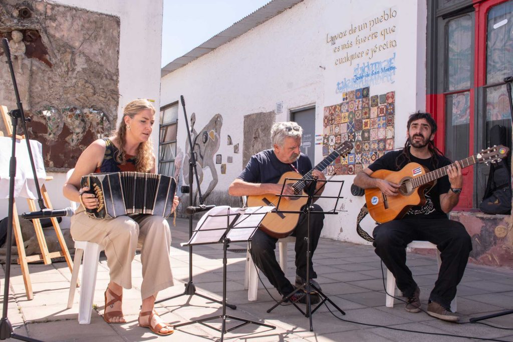 El CIIE Luján lleva el nombre de la docente Adela Luzzi – Ladran Sancho
